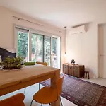 Casa Con Giardino ميلان